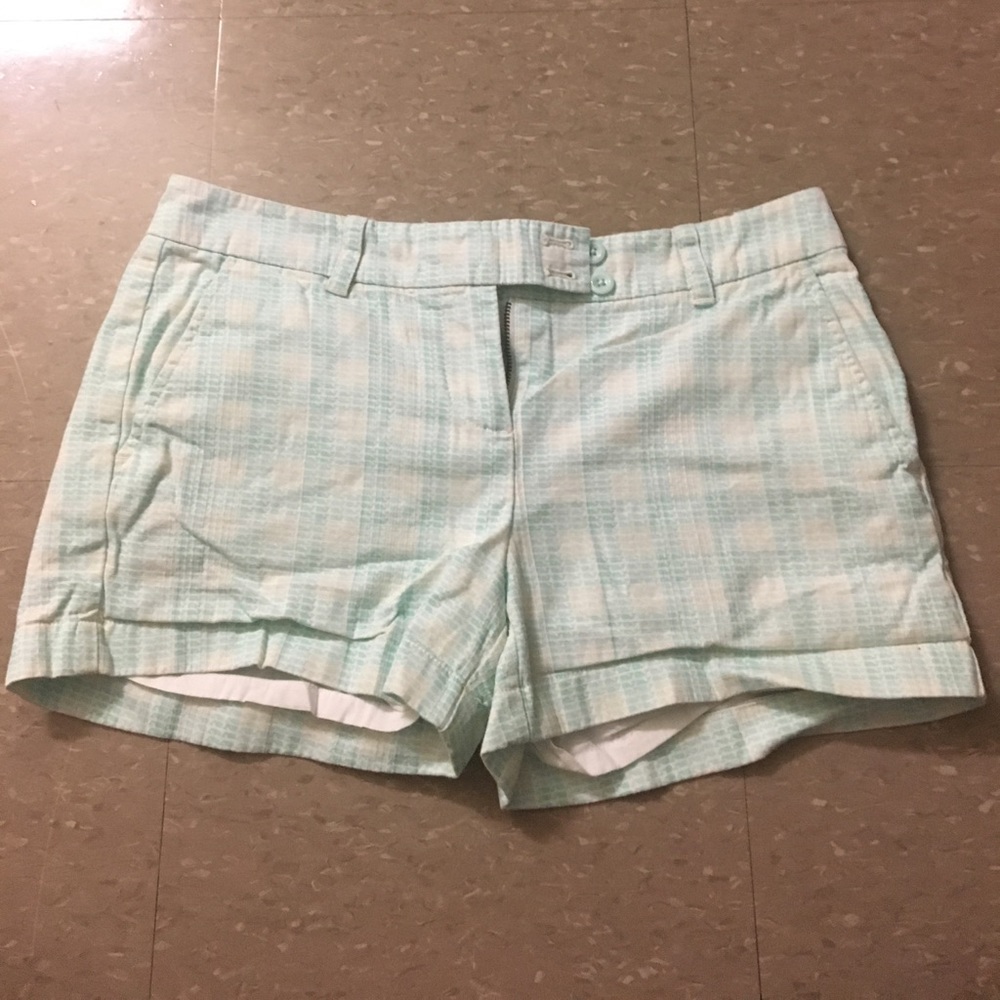 Vinyard vines whale print shorts